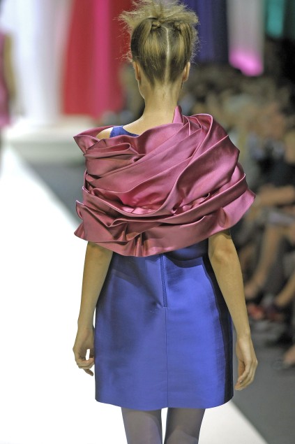 Moschino 09ĸDƬ