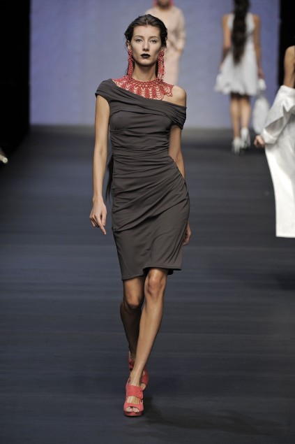 Mariella Burani 09ĸDƬ