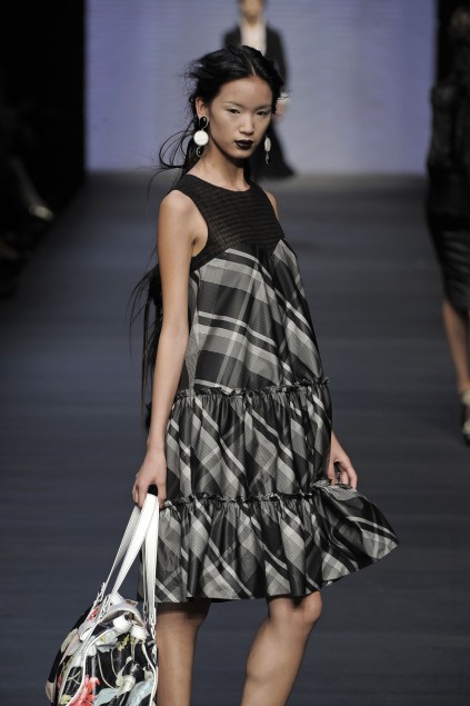Mariella Burani 09ĸDƬ